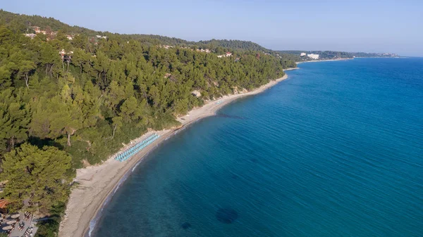 Spiaggia di Kriopigi. Kassandra della penisola di Halkidiki, Grecia — Foto Stock