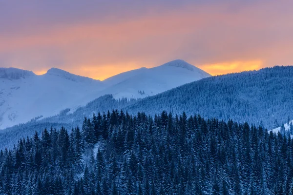 Východ slunce v Bucegi Mountains, Rumunsko — Stock fotografie