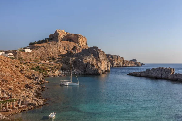 St paul 's bay beach in lindos, griechenland — Stockfoto