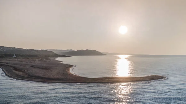 Sonnenaufgang in possidi cape beach, griechenland — Stockfoto