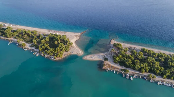 Plaży glarokavos na półwyspie Kassandra. Halkidiki, Grecja — Zdjęcie stockowe