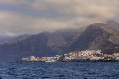 Acantilados de Los Gigantes. Los Gigantes Kayalıkları
