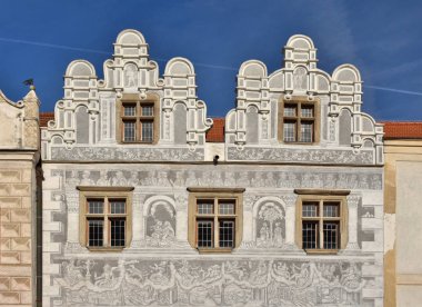 Slavonice, Cz - Kasım 2016: Slavonice, Çek Cumhuriyeti 'nde Slavonice' li bir kasaba evinin önünde Rönesans