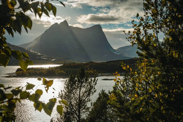 Vista sobre Efjord en otoño — Foto de Stock