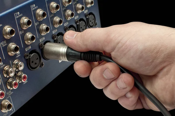 Die Buchse an der Rckseite eines Tonmischpults 'daki el sahnesi. 