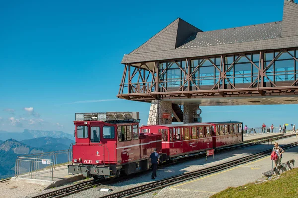 Trein Van Schafbergbahn Bij Het Bergstation Salzkammergut Oostenrijk — Stockfoto