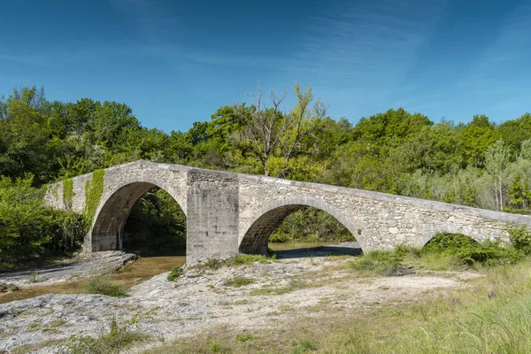 Most Pont sur la Laye — Stock fotografie