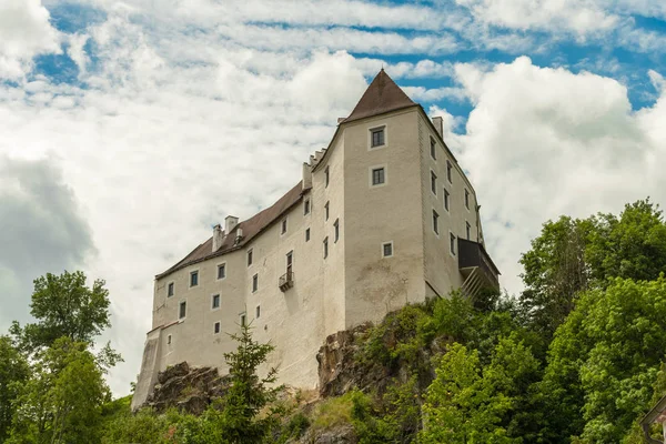 Замок Карлштейн Крутой Скале Нижней Австрии — стоковое фото