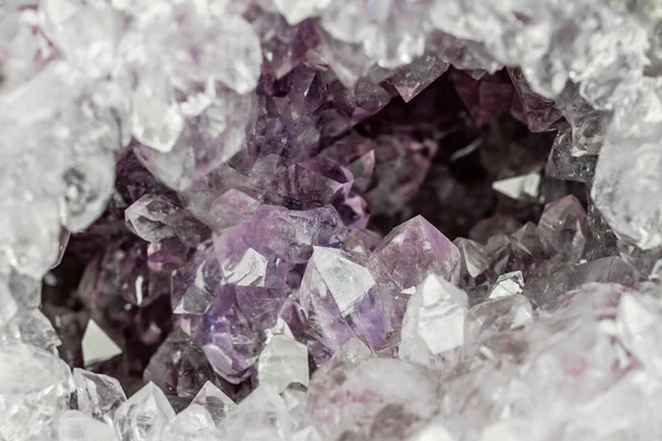 Detaljeret Visning Krystallerne Ametystgeode - Stock-foto