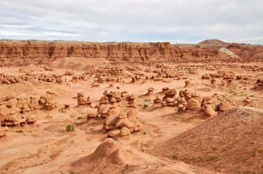 Goblin Vadisi, Usa - 2 Ağustos 2010 Goblin Vadisi Eyalet Parkı, Utah, Usa. Bu mantar şekilli kaya tepeleri oluşumları, bazıları birkaç metre yüksekliğinde, erozyona dayanıklı kaya tabakasından gelmektedir..