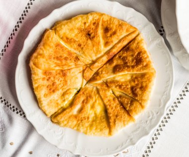 Geleneksel Moldovya pasta veya pasta, denilen Placinta