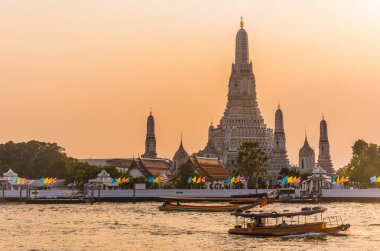 Ünlü Wat Arun veya 