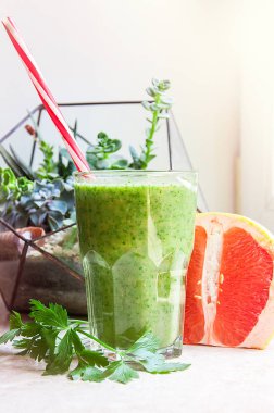 Greyfurt ile Yeşil Smoothies