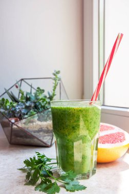 Greyfurt ile Yeşil Smoothies