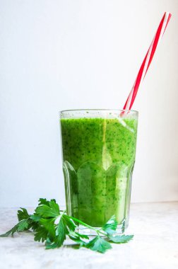 Maydanoz ile yeşil smoothies