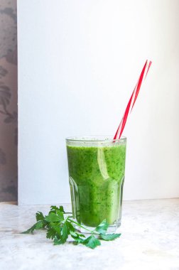 Maydanoz ile yeşil smoothies