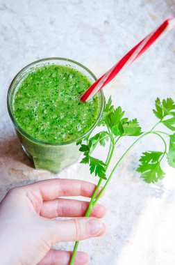 Maydanoz ile yeşil smoothies