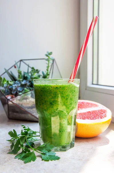 Greyfurt ile Yeşil Smoothies