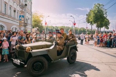 Sovyetler İkinci Dünya Savaşı Gomel'zaman arabada zafer Geçidi 9 Mayıs'ta asker. Belarus