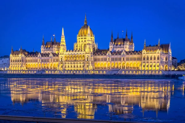 Нічний Погляд Освітленій Будинок Парламенту Угорщини Місце Національної Асамблеї Угорщини — стокове фото