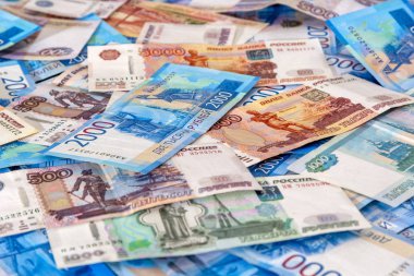 Rus nakit para 5000, 2000, 1000, uçakta yalan 500. Ruble banknot olarak arka plan, portre