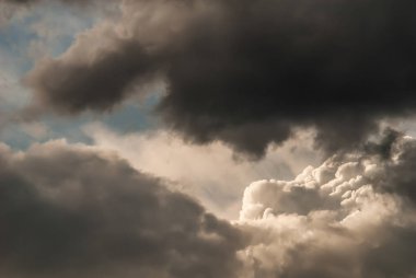 Gökyüzündeki bulutlar