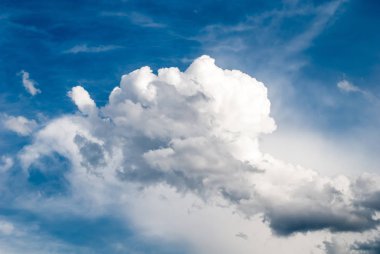 Gökyüzündeki bulutlar