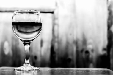 Siyah ve beyaz şarap