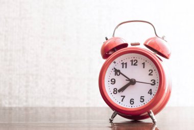 Kırmızı alarm clock - vintage tarzı