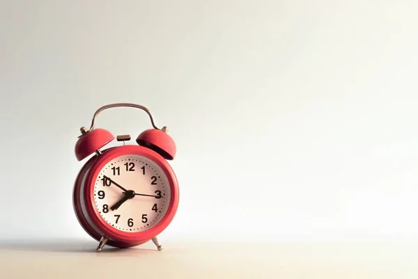 Kırmızı alarm clock - vintage tarzı