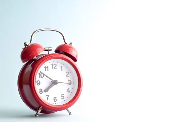 Relógio Alarme Vermelho Estilo Vintage — Fotografia de Stock