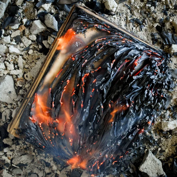 Brandende Boek Vlammen Van Rood Geel Boek Brand — Stockfoto