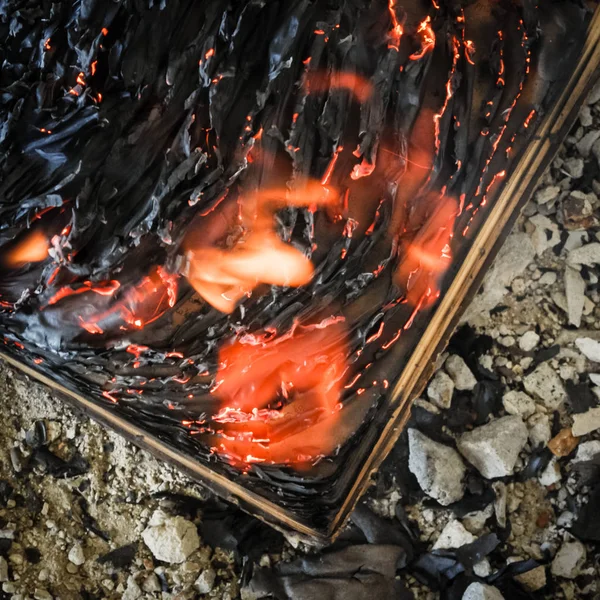 Brandende Boek Vlammen Van Rood Geel Boek Brand — Stockfoto