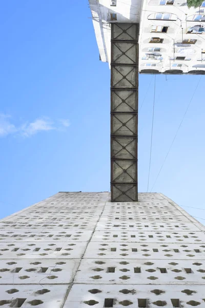 Arquitetura Pós Soviética Geórgia Dois Blocos Apartamentos Ligados Uma Ponte — Fotografia de Stock