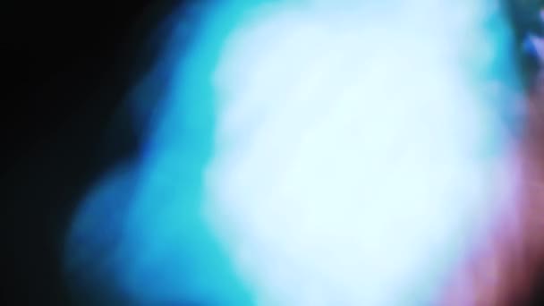 Φως μετάβαση μπλε χρώματα. Freelensing πάνω από το μαύρο φόντο. — Αρχείο Βίντεο