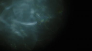 Büyülü bokeh soğuk tonlarda taşıma.