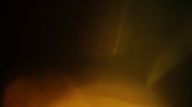 Hızlı turuncu ışık yansımaları bakliyat ve ışımalar.