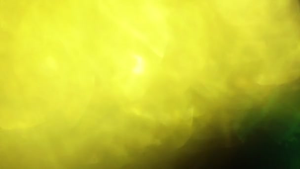 Fuites naturelles de lumière jaune et verte, bokeh . — Video