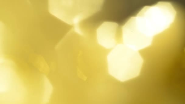 Mix van golden warme en zachte witte garland bokeh. Goed voor xmas overgangen. — Stockvideo