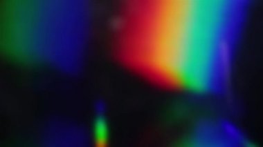 Holografik doğal folyo, spektral renkleri gökkuşağı renkli.