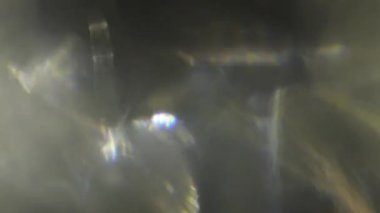 Gerçek ışık sızıntıları ve Lens Flare bindirmeleri.