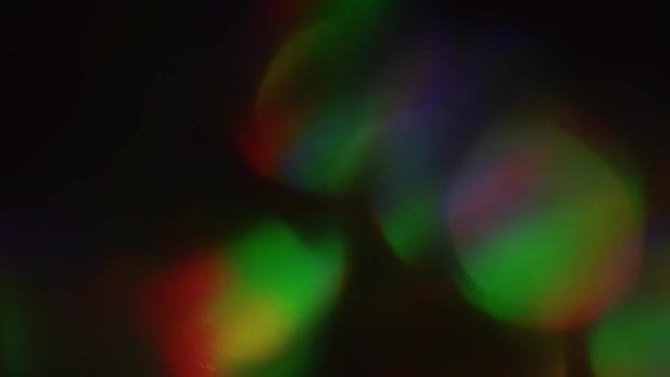 Moderna vaporwave holografiska bländning på folie. Blandning av glänsande futuristiska yta. — Stockvideo