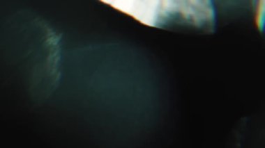 Titrek ışığı, spektral rgb renkleri, cyberpunk kavramı, fütüristik arka plan.