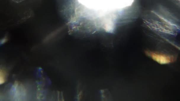 Trendy abstracte achtergrond. Holografische iriserende folie, glas reflecties. — Stockvideo