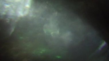 Çok renkli cam arka plan, kromatik renkli bokeh. Video geçişleri, distorsiyonları, ışık sızıntıları, Glares.