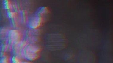 Rüya gibi ışık sıçramaları, rastgele bozulma, eski ekran efekti. Projeniz için geçiş.