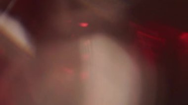 Yanardöner holografik yaratıcı arka plan, ışık sızıntıları, holografik folyo. 