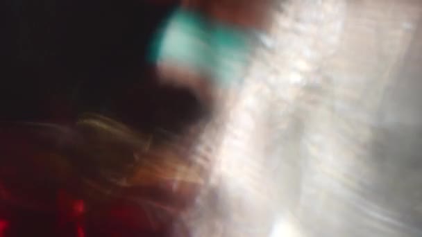 Кіберпанк футуристичний рух фону, витік світла, розфокусованих скло відображень. — стокове відео