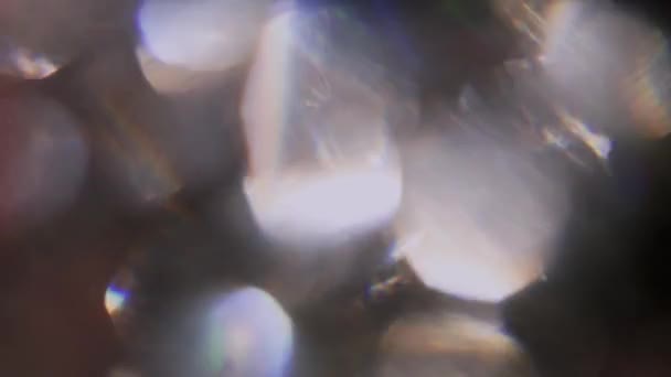 Абстрактная композиция радужного оттенка, проходящая через призму . — стоковое видео
