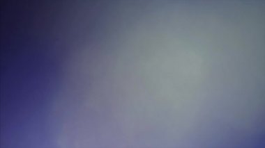 Gerçek bokeh cyberpunk trendy yanardöner arka plan. 